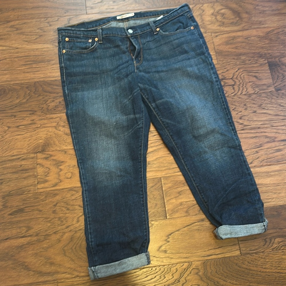 Levi Boyfriend crop Jean